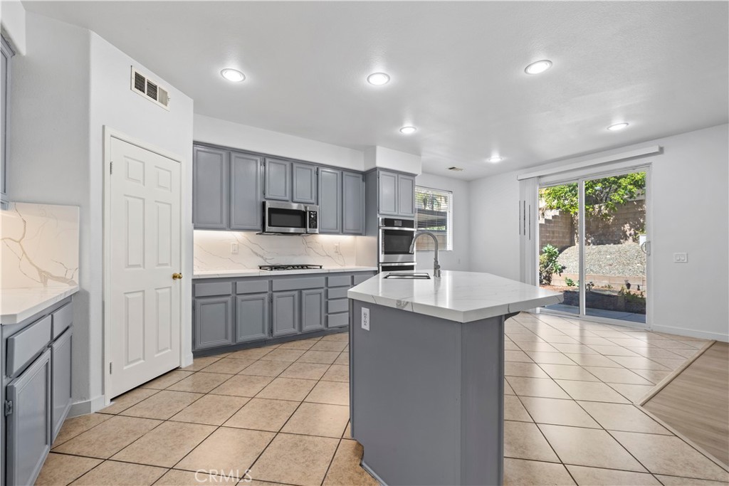 12222 Dry Creek