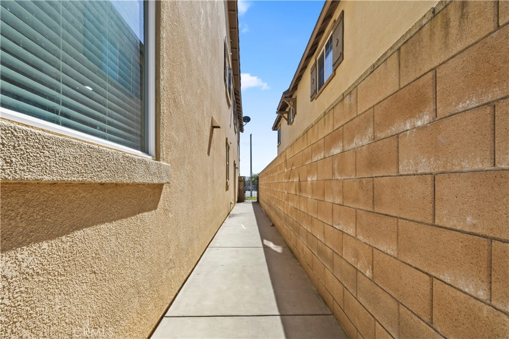 12222 Dry Creek