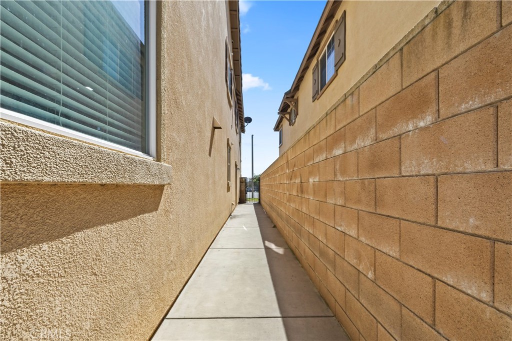 12222 Dry Creek