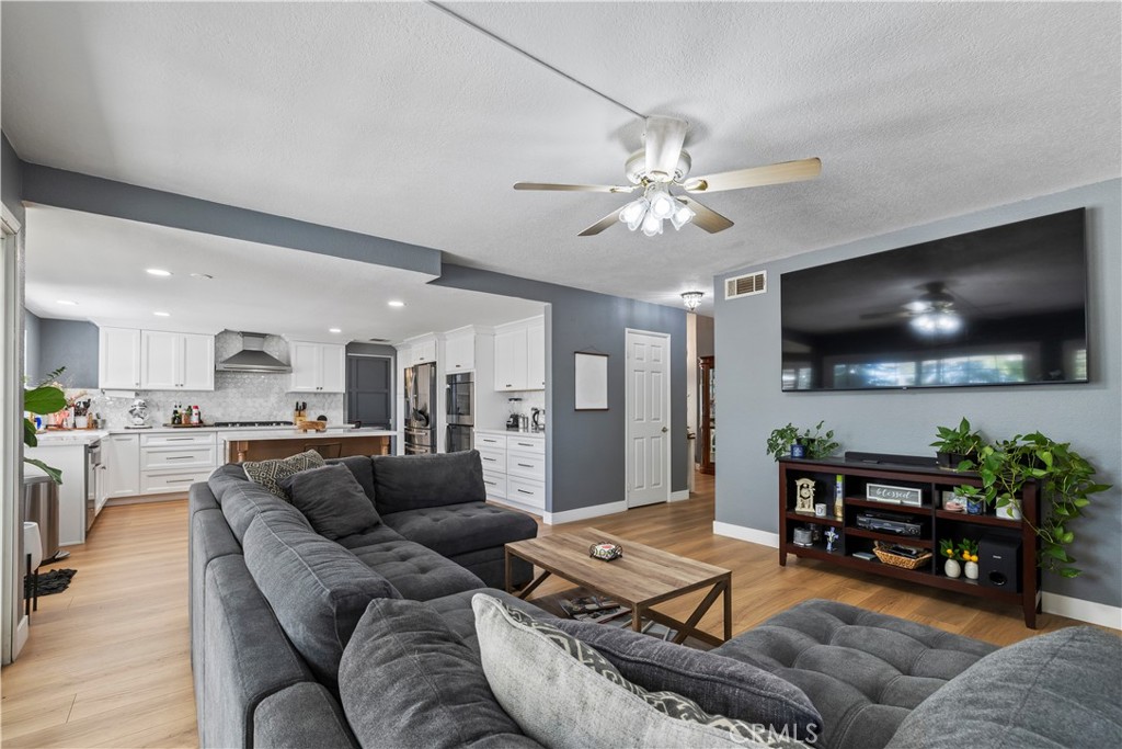 22120 Grovepark