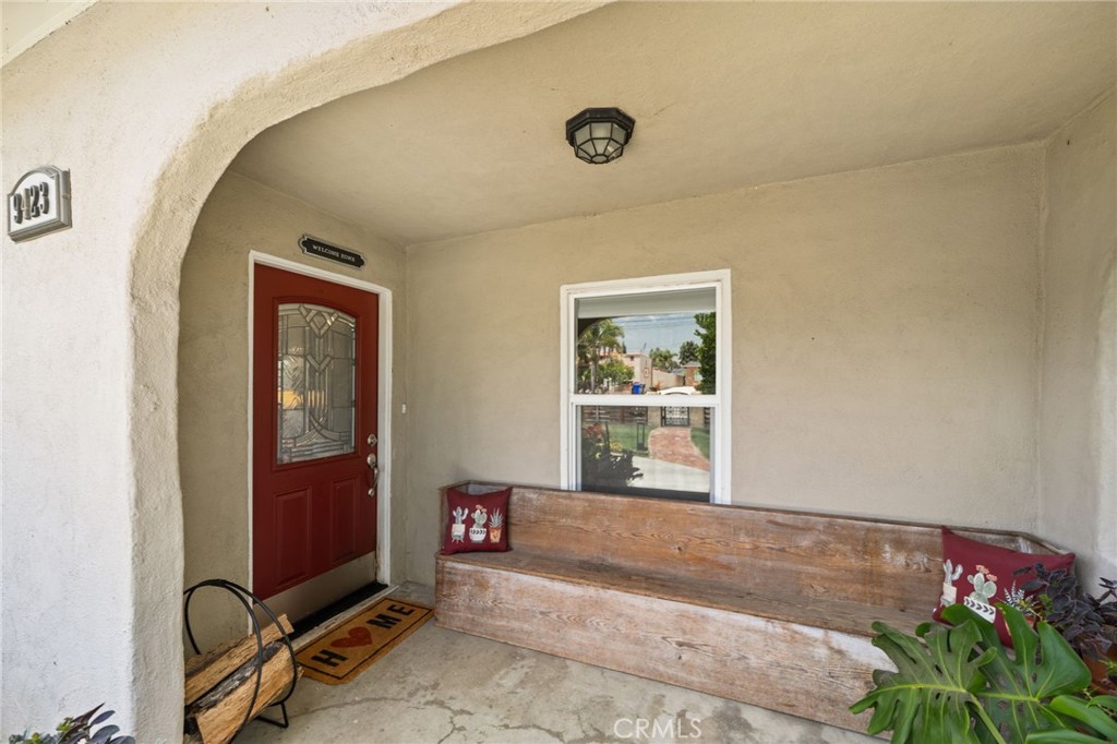 9423 Lomita Drive