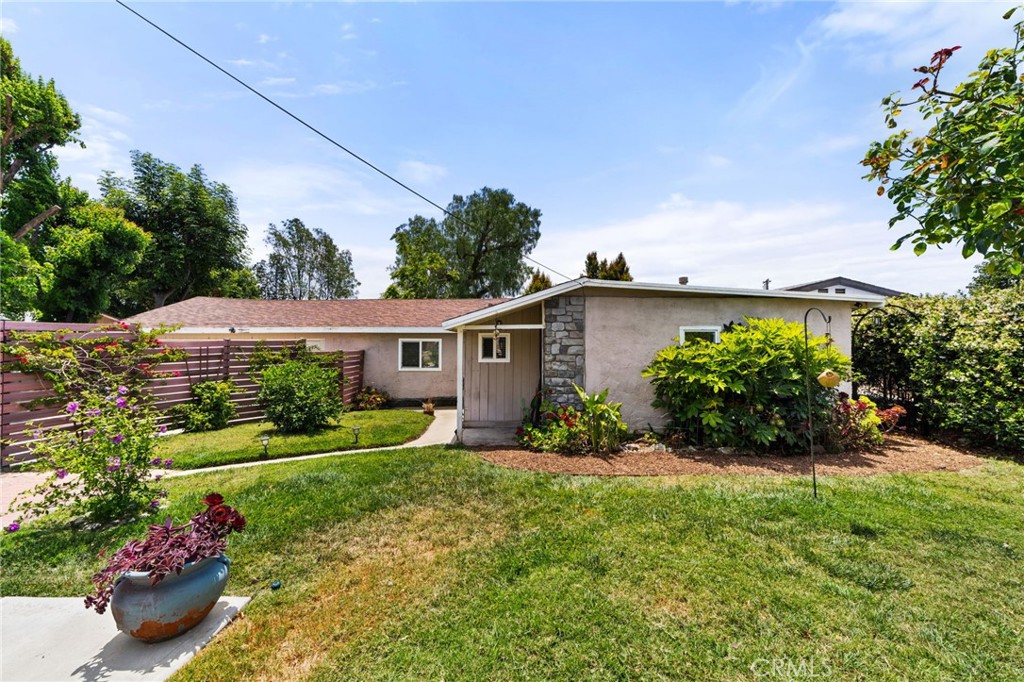 9423 Lomita Drive