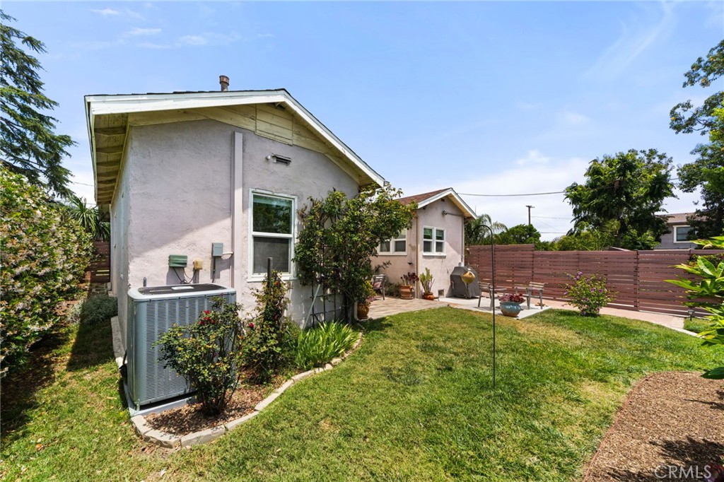 9423 Lomita Drive