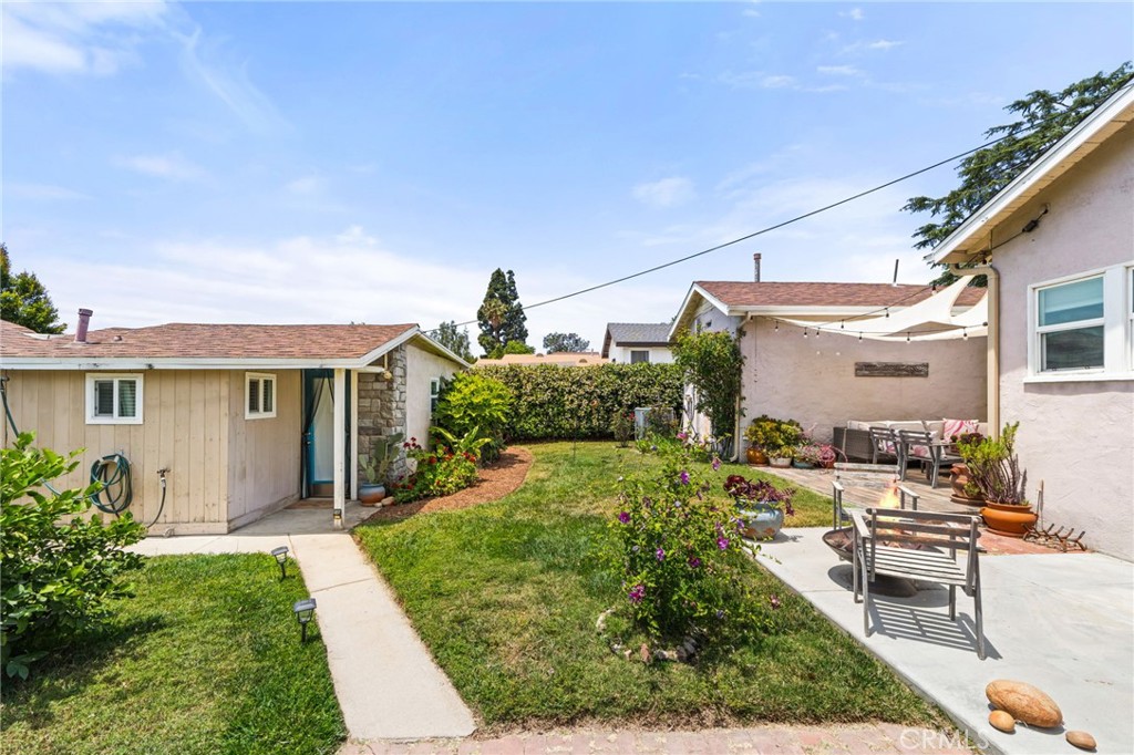 9423 Lomita Drive