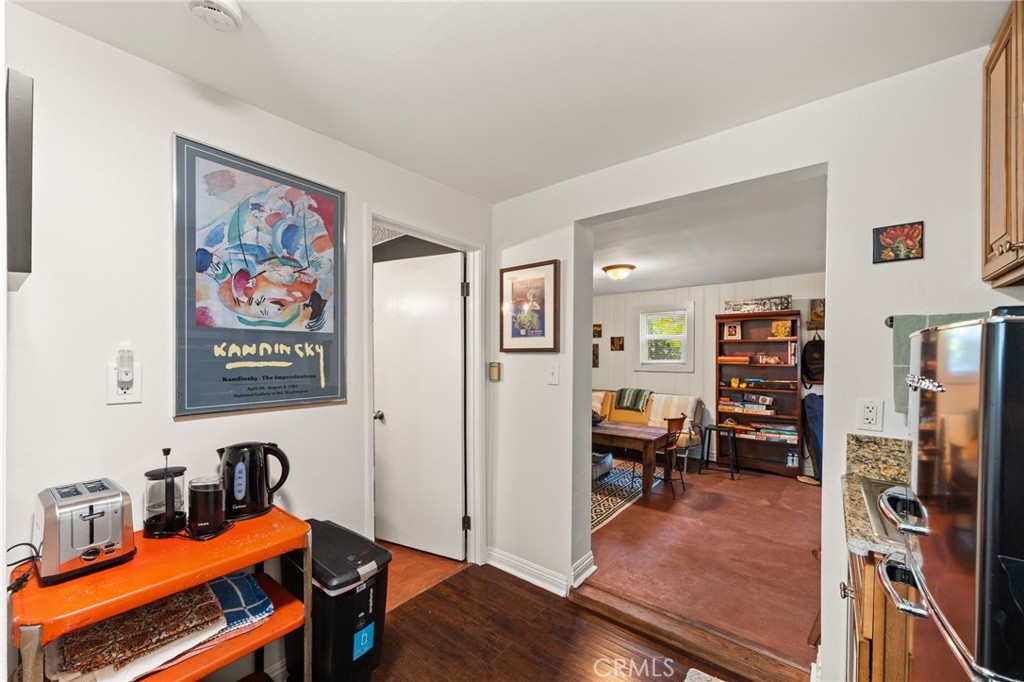 9423 Lomita Drive
