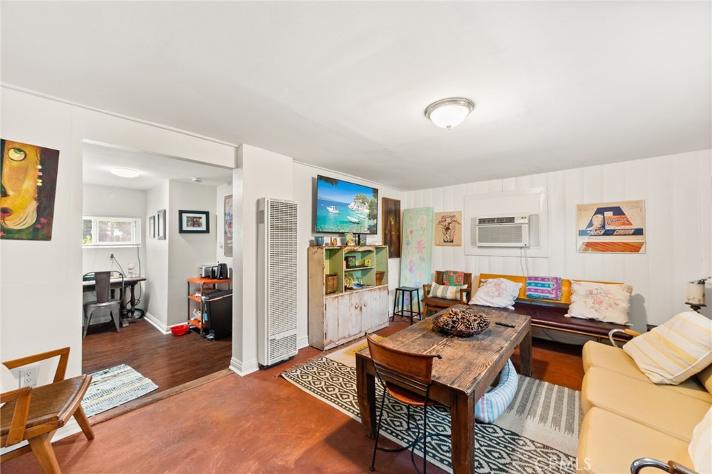 9423 Lomita Drive