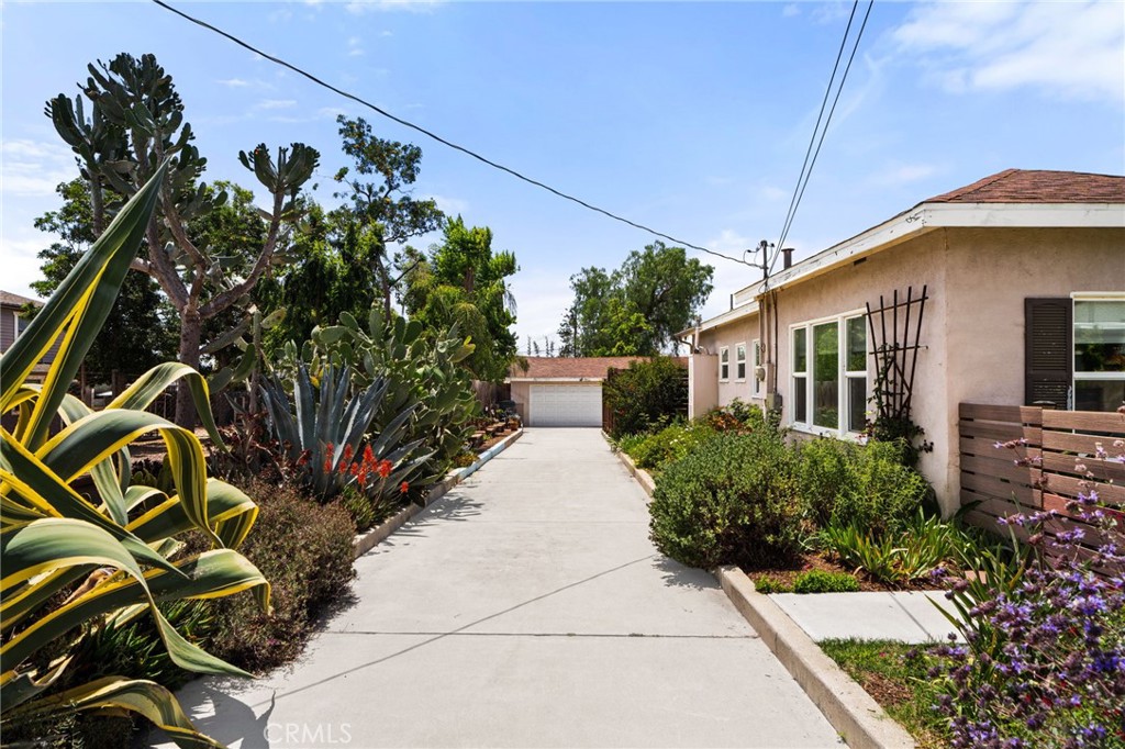 9423 Lomita Drive