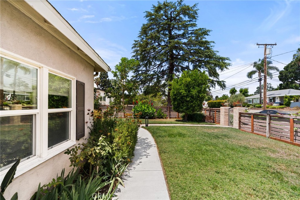 9423 Lomita Drive
