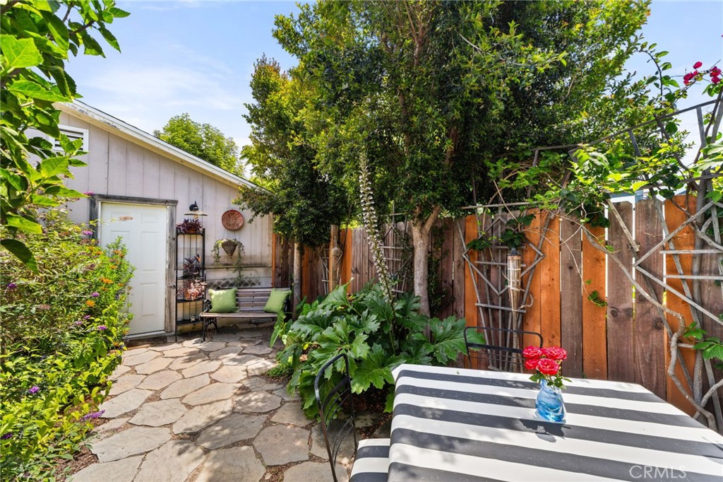 9423 Lomita Drive