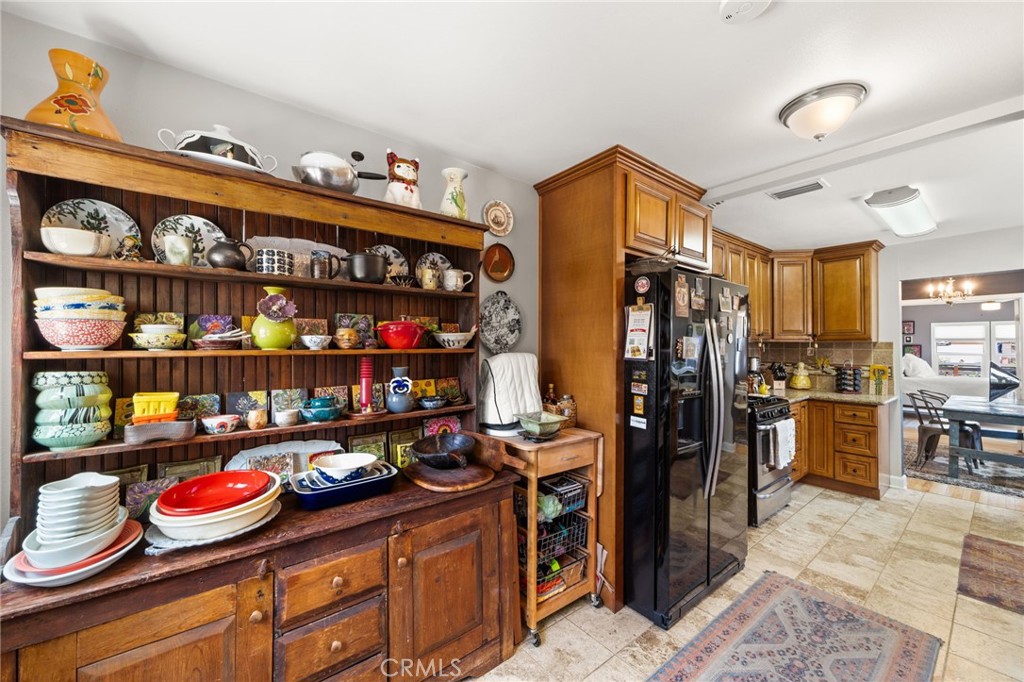 9423 Lomita Drive