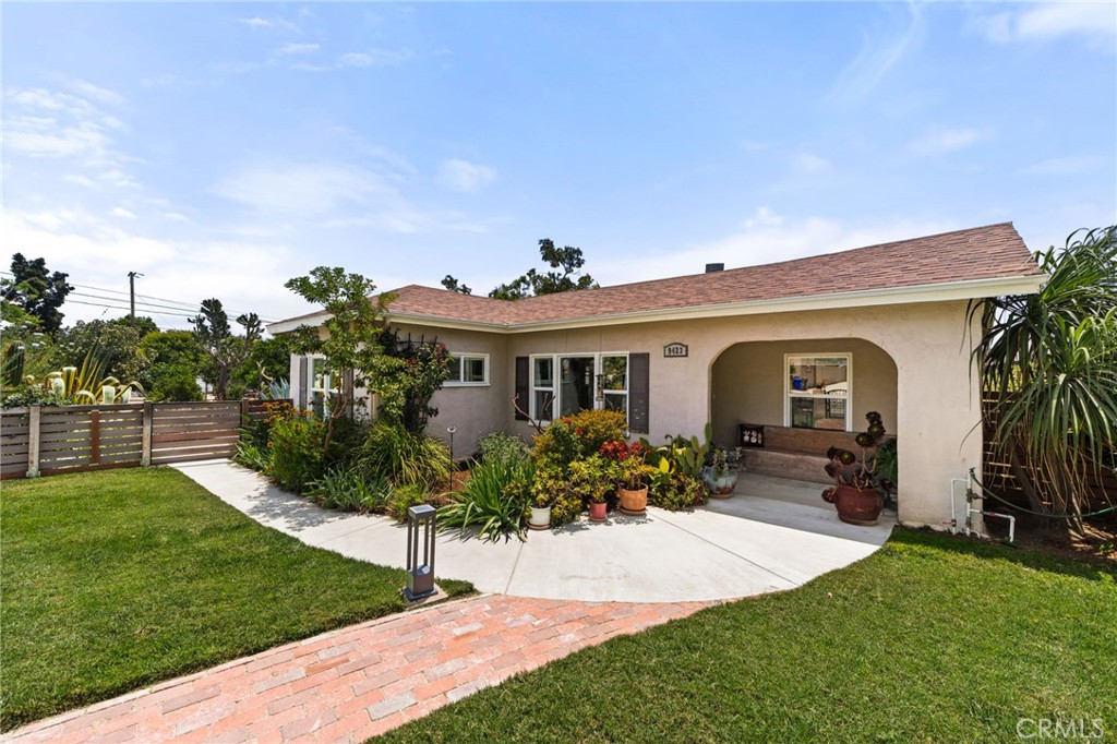 9423 Lomita Drive