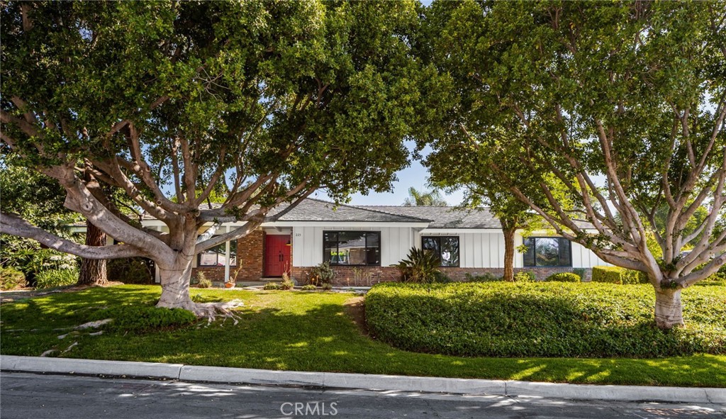 225 Summit Road