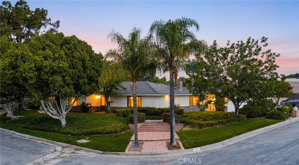 225 Summit Road