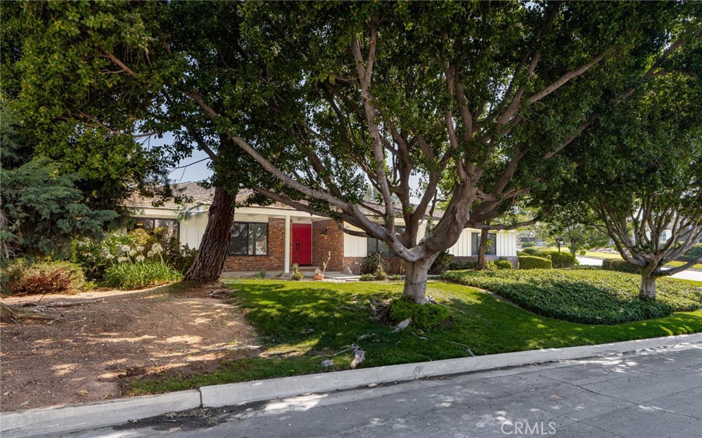 225 Summit Road