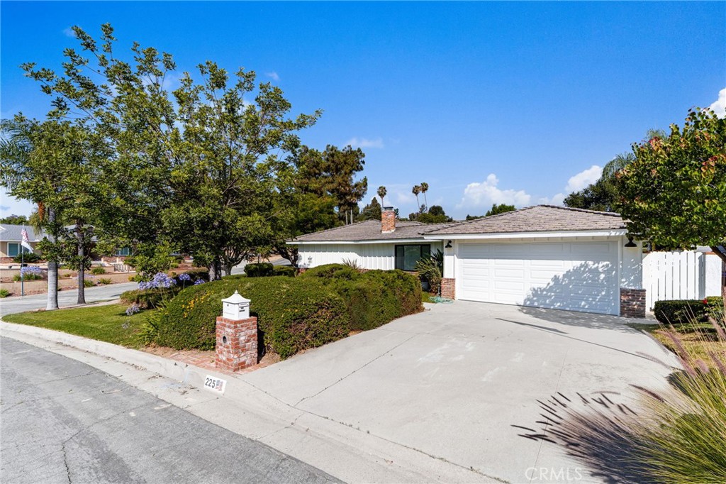 225 Summit Road