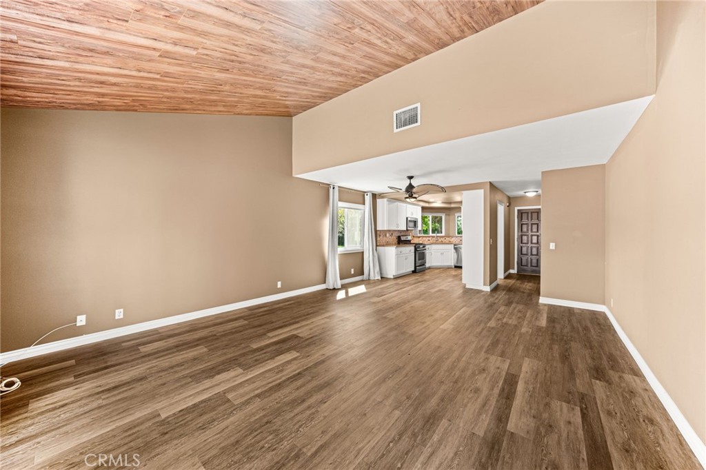 8412 Autumn Leaf Drive