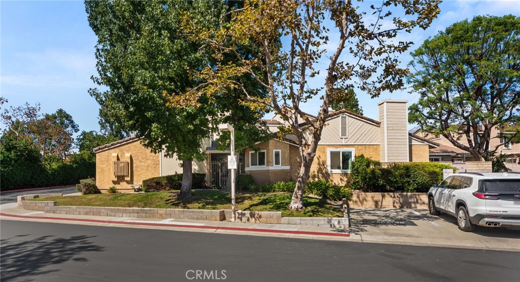 8412 Autumn Leaf Drive