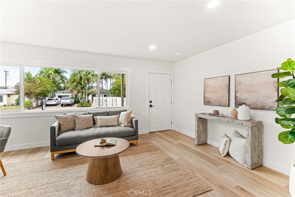 10033 Del Mar Avenue