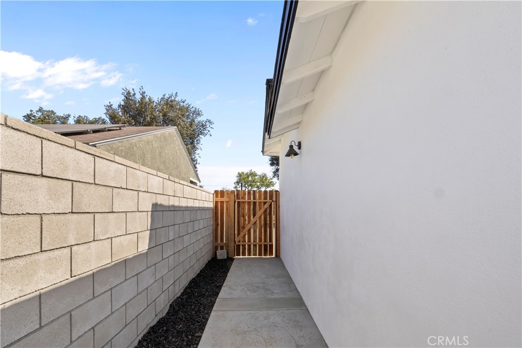 11412 Broaded St.