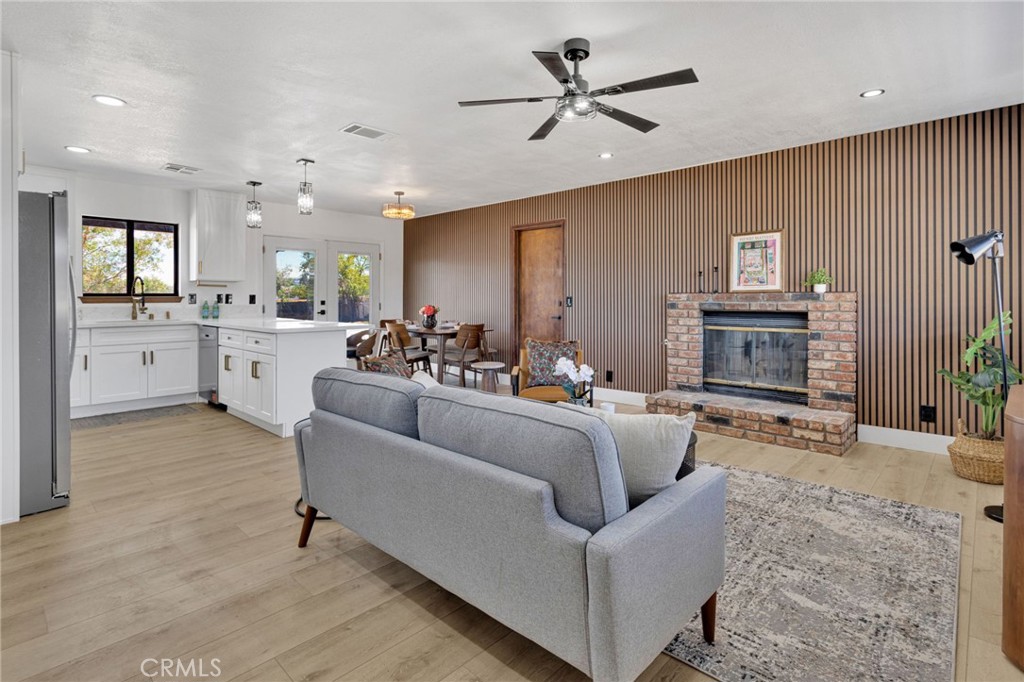 12431 Magnolia