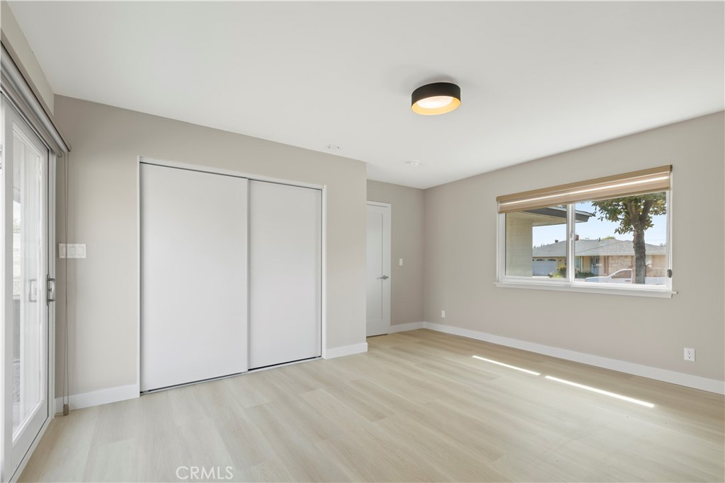 9056 La Vine