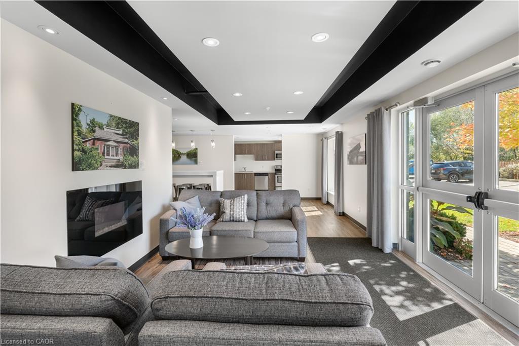 302-106 Bard Boulevard Unit: 302