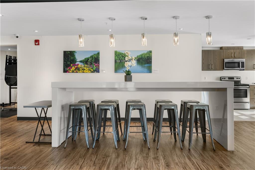302-106 Bard Boulevard Unit: 302