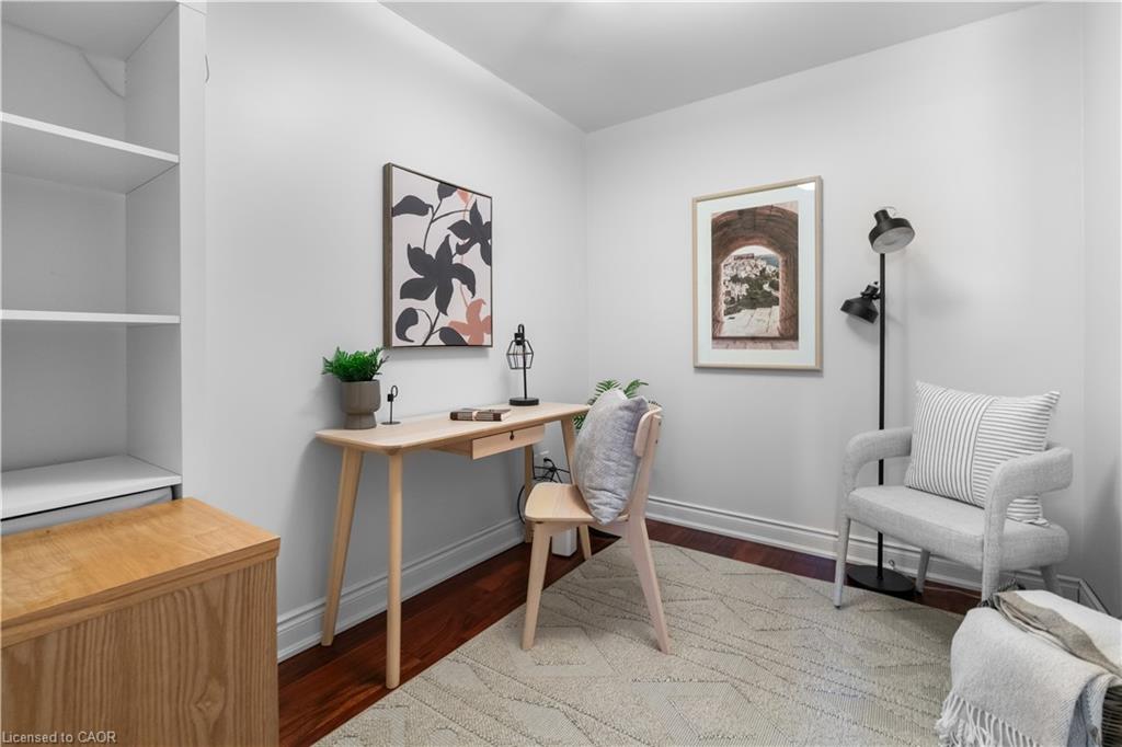 302-106 Bard Boulevard Unit: 302