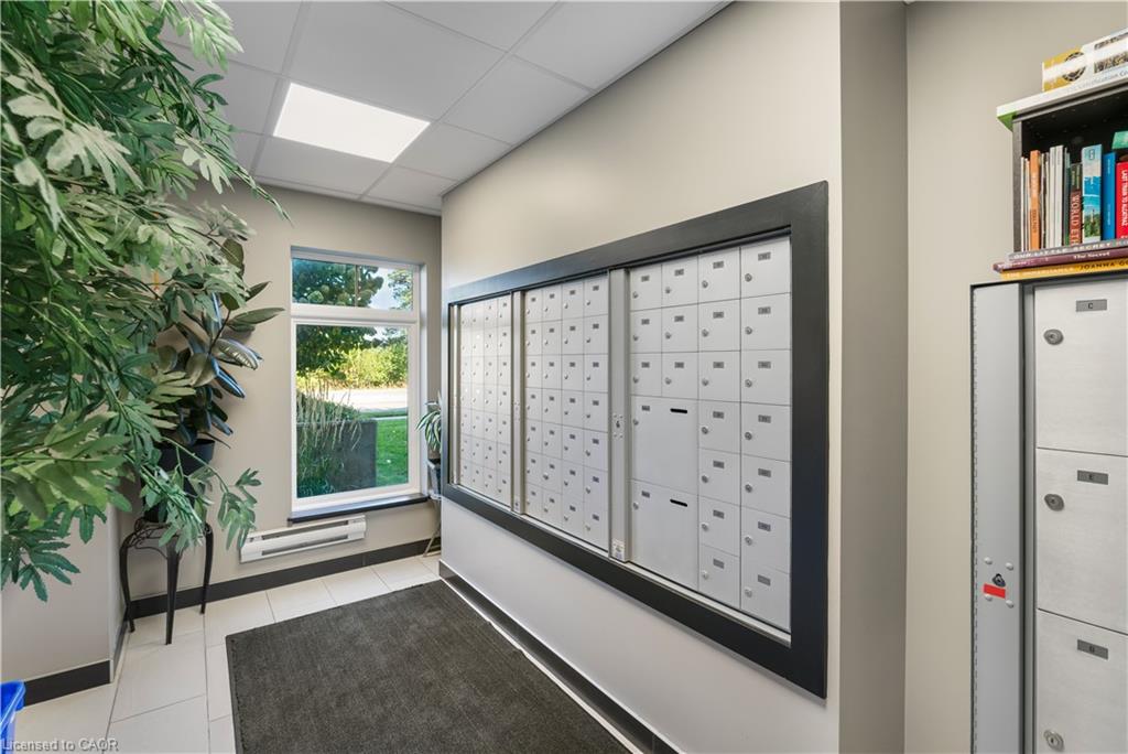 302-106 Bard Boulevard Unit: 302