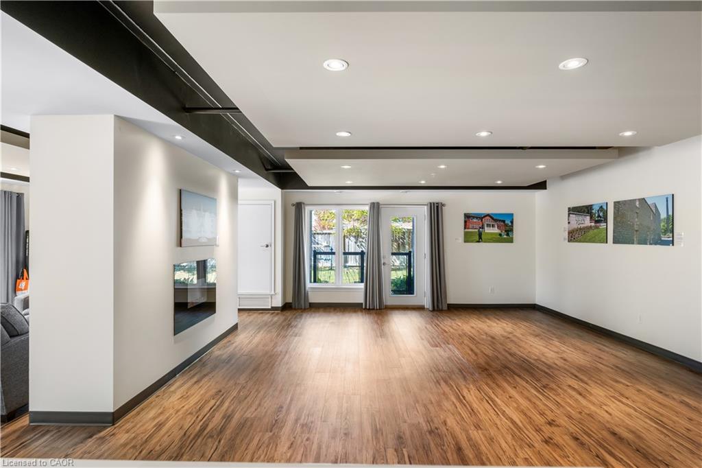 302-106 Bard Boulevard Unit: 302