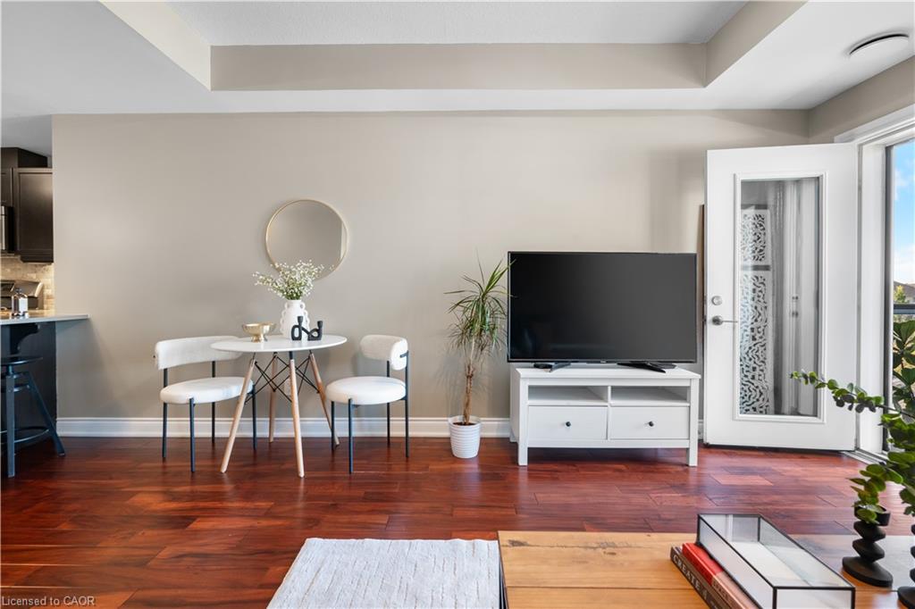 302-106 Bard Boulevard Unit: 302