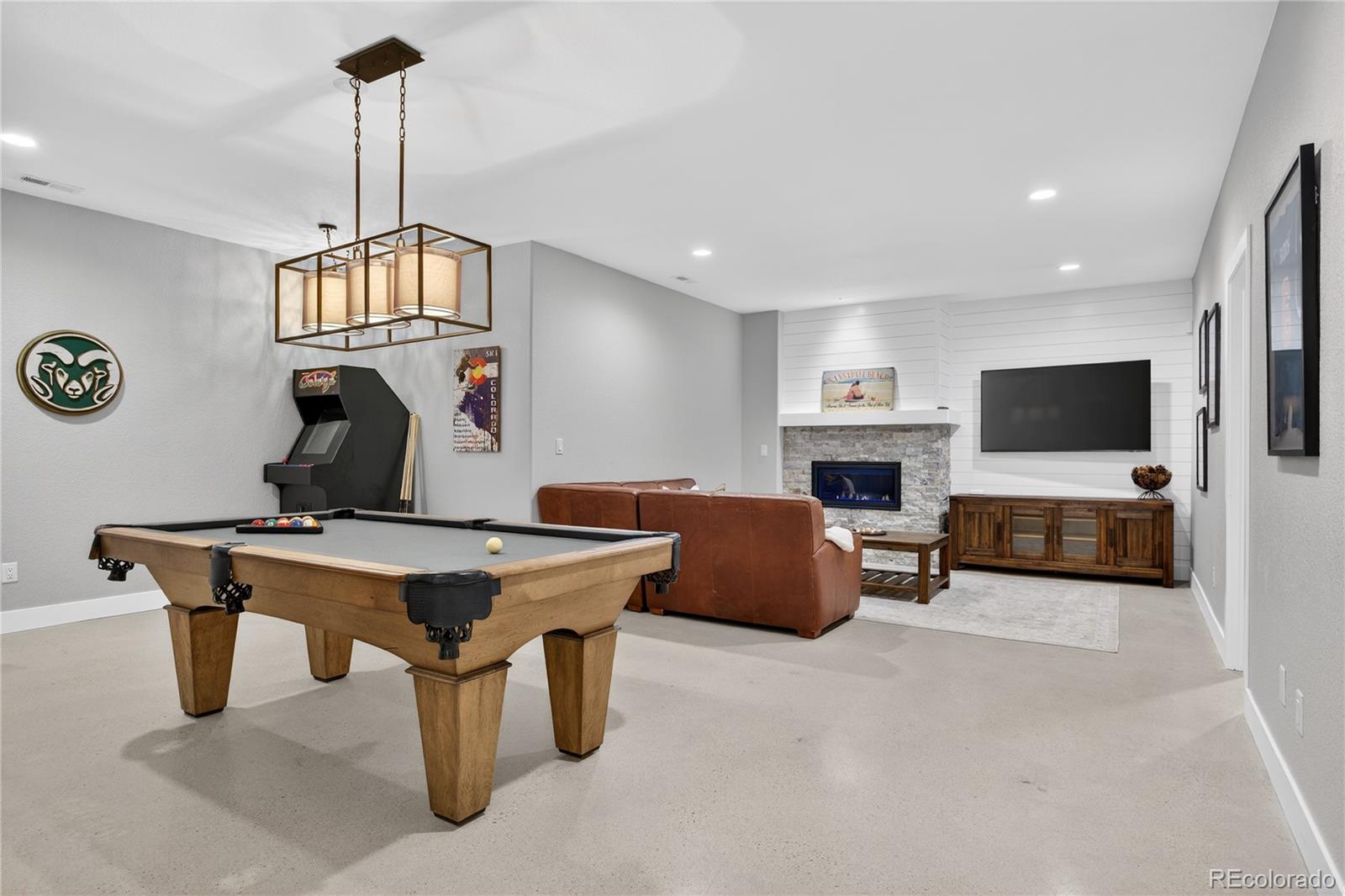 9498 Wagonwheel Drive