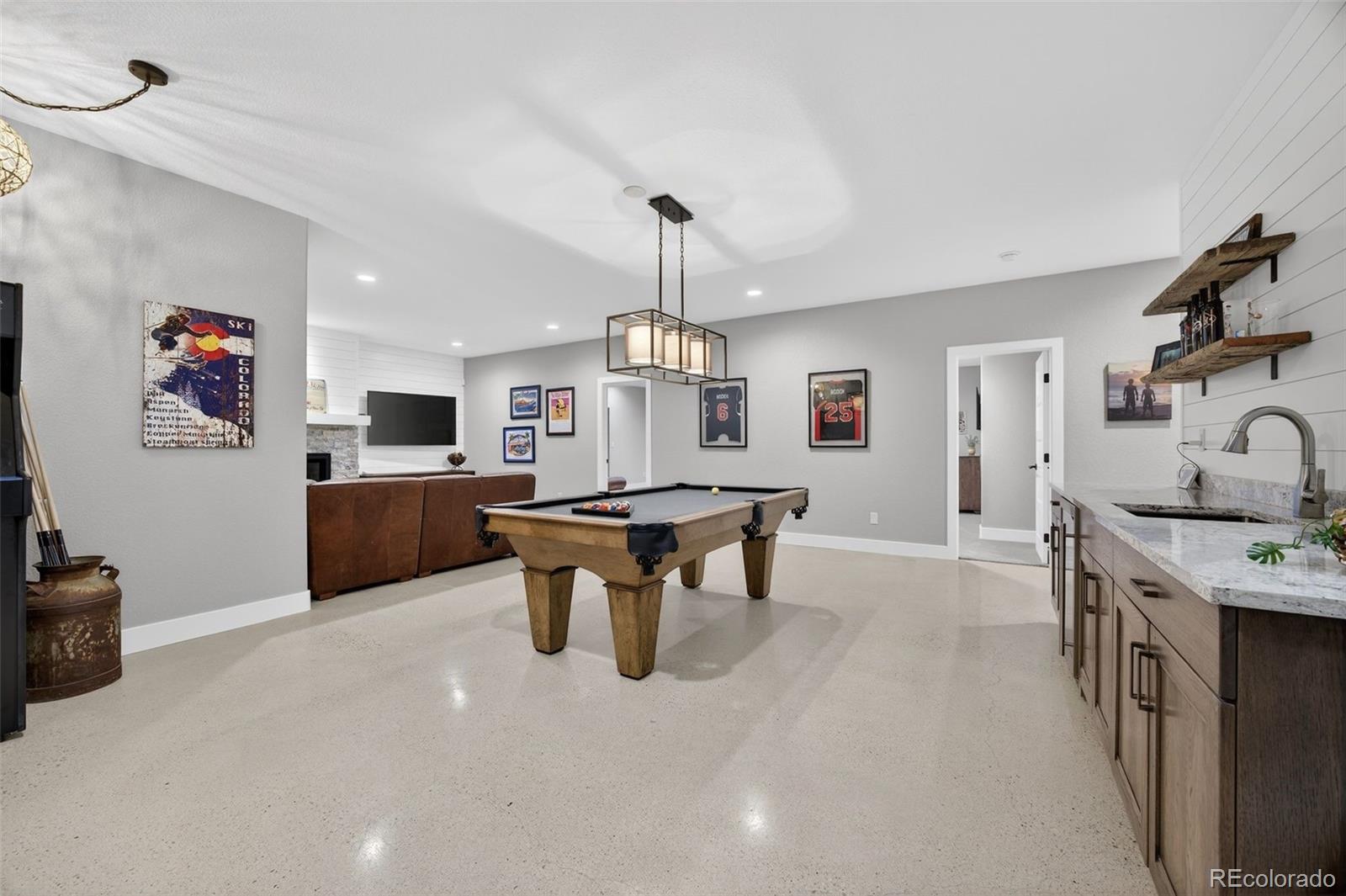 9498 Wagonwheel Drive