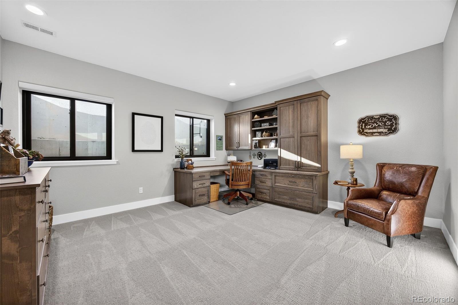 9498 Wagonwheel Drive