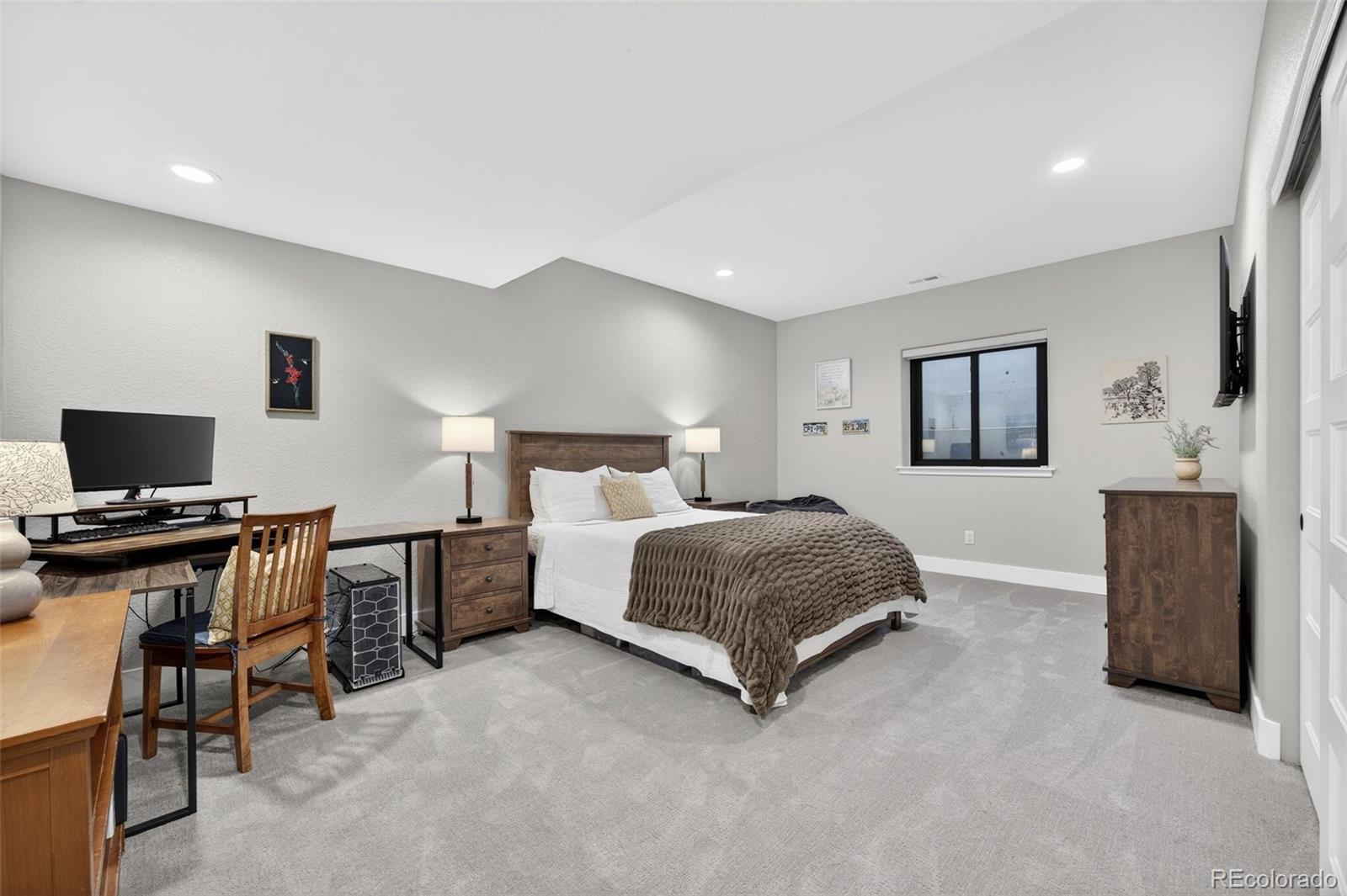 9498 Wagonwheel Drive