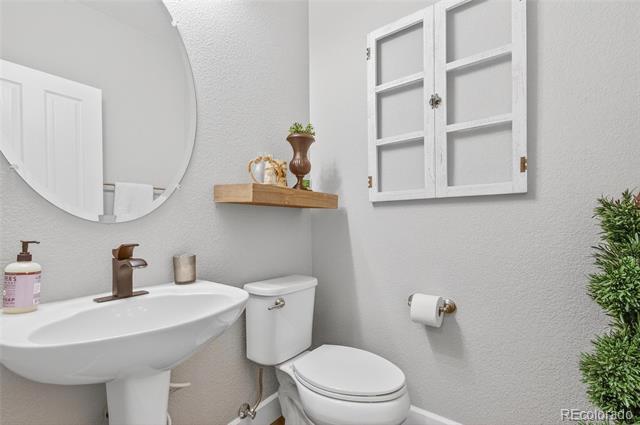 875 Brookhurst Avenue Unit: B