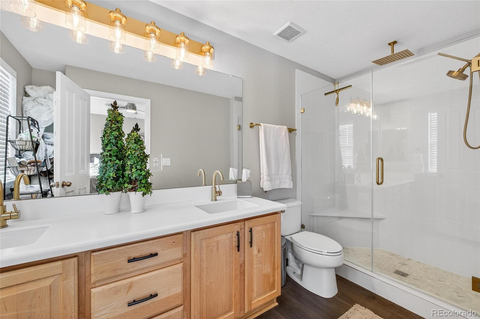 875 Brookhurst Avenue Unit: B