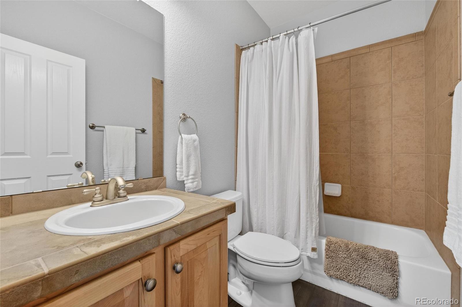 875 Brookhurst Avenue Unit: B