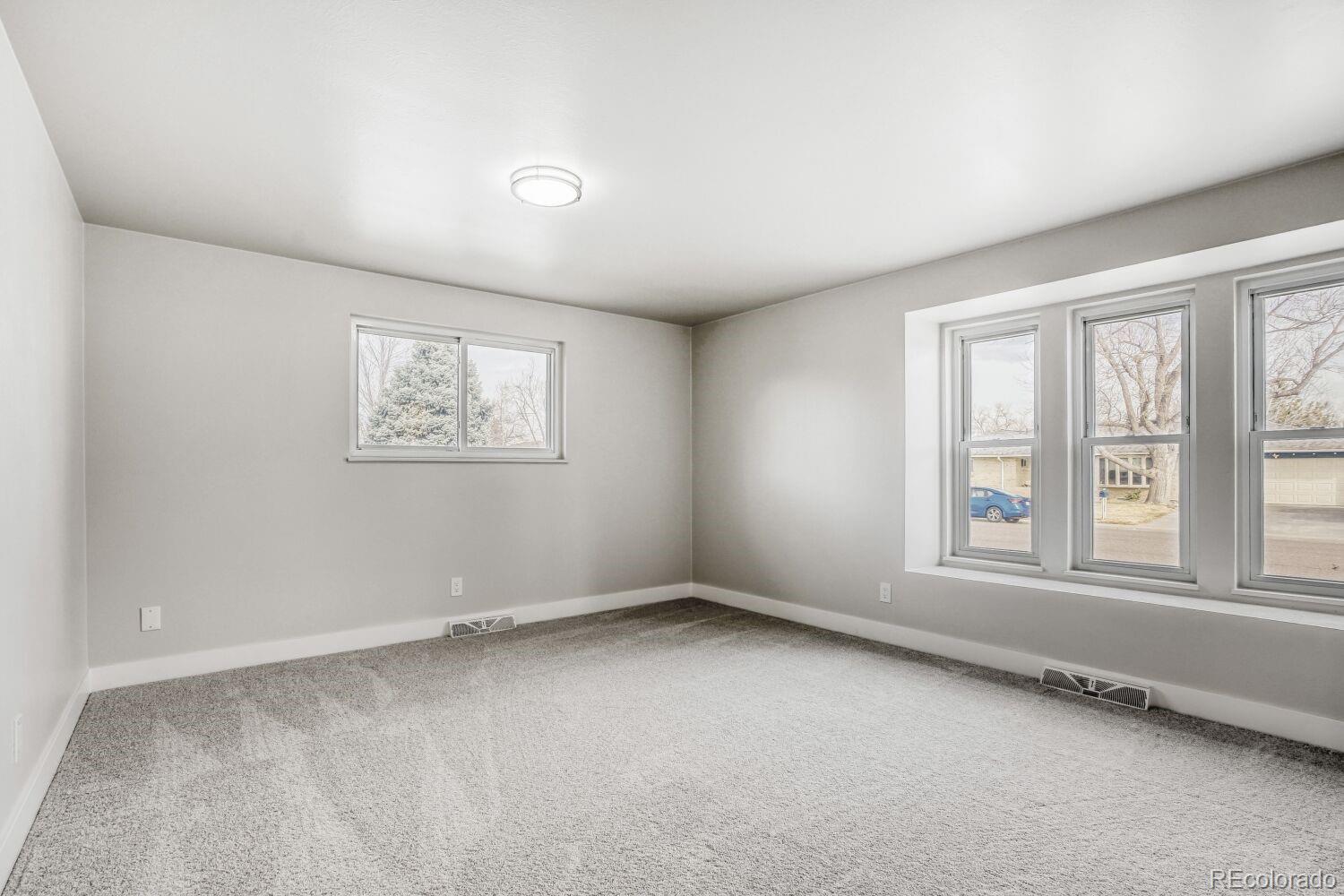 7037 S Newland Street