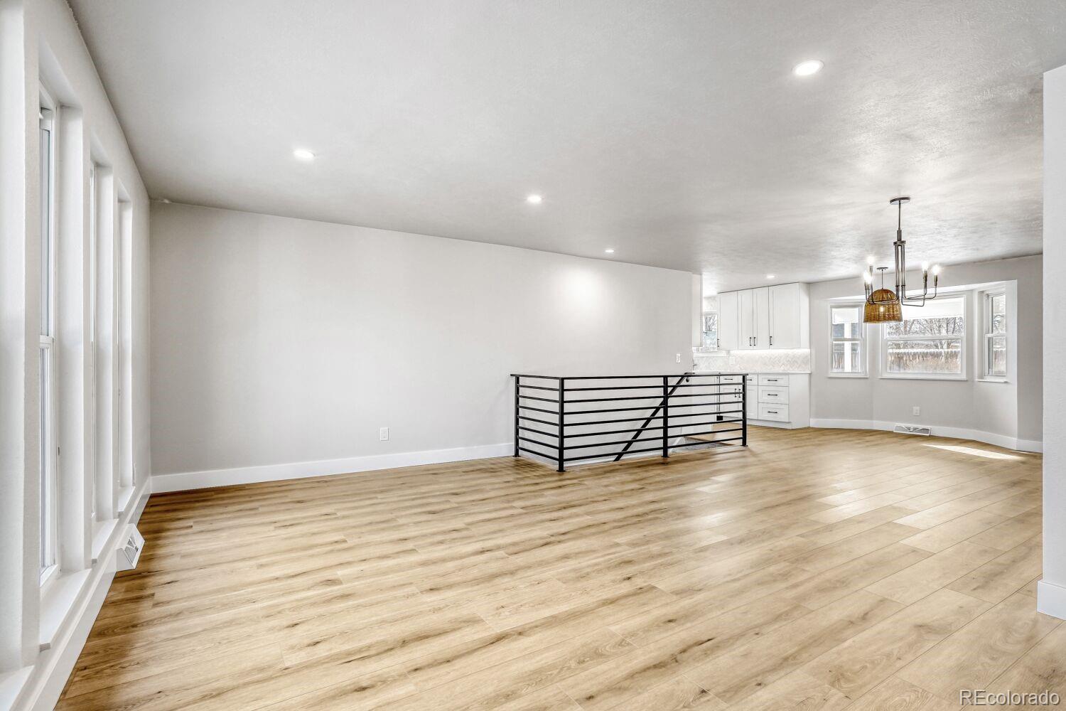 7037 S Newland Street