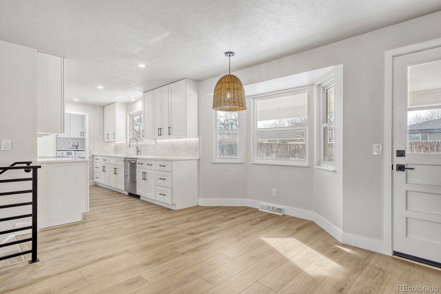 7037 S Newland Street