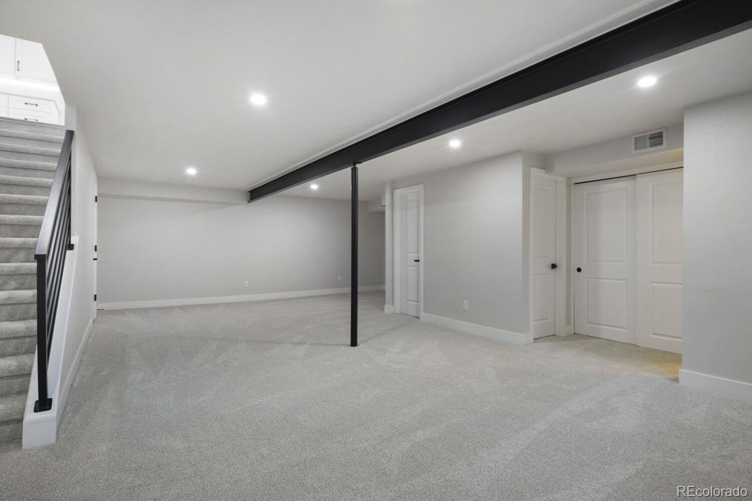 7037 S Newland Street