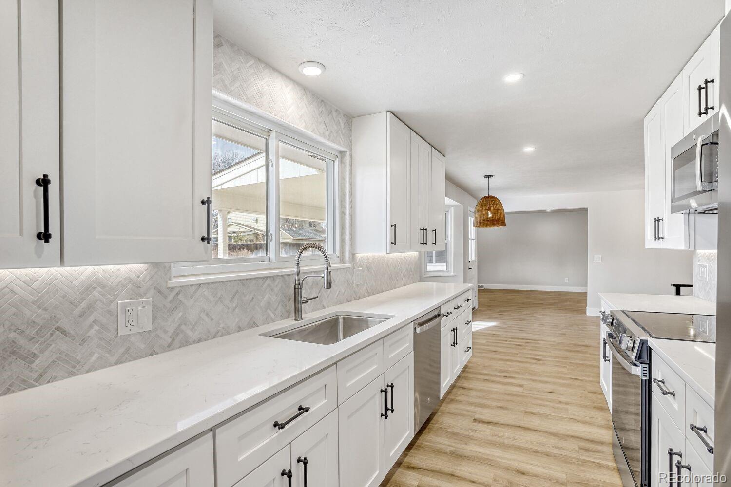 7037 S Newland Street