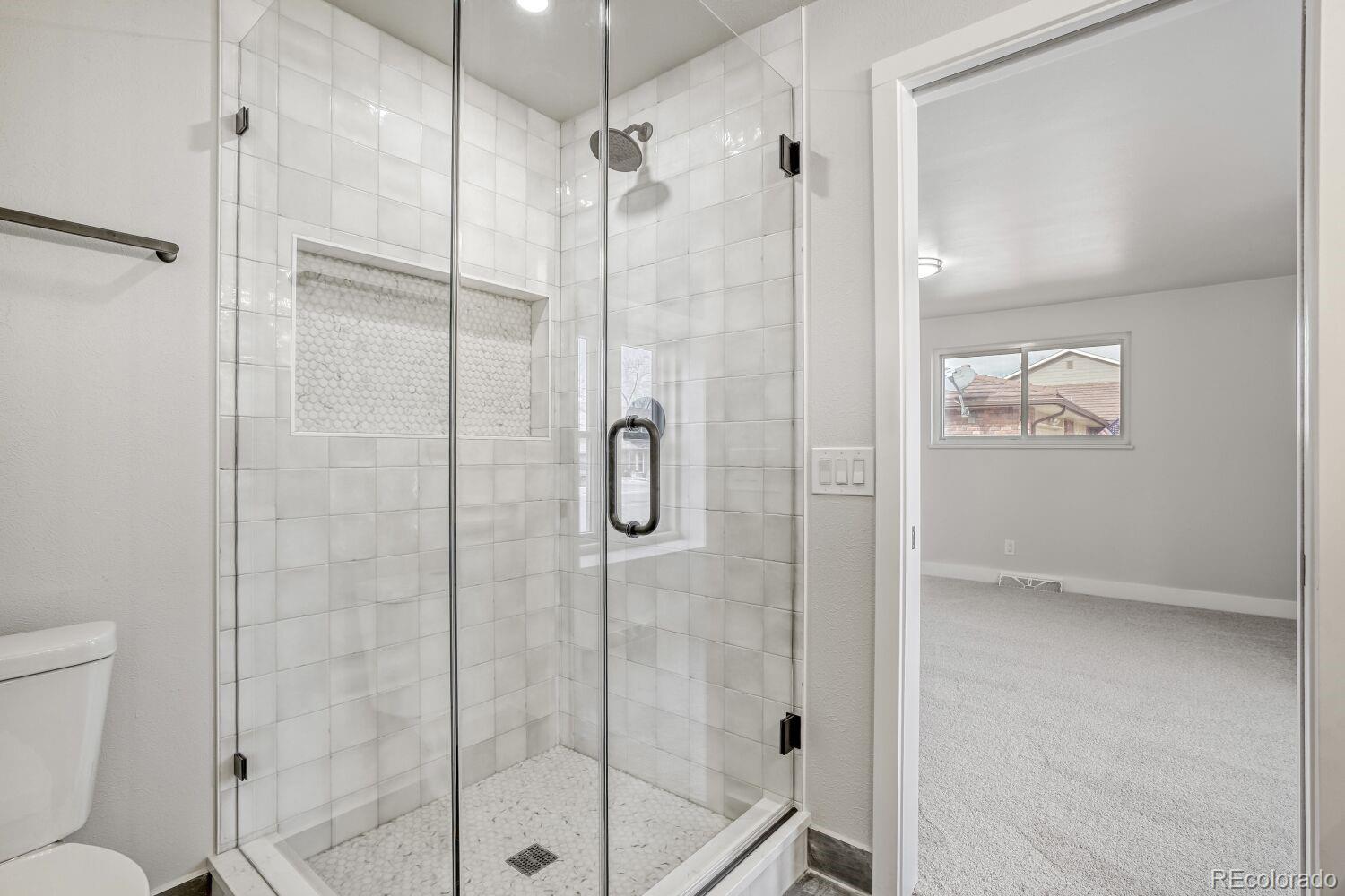 7037 S Newland Street