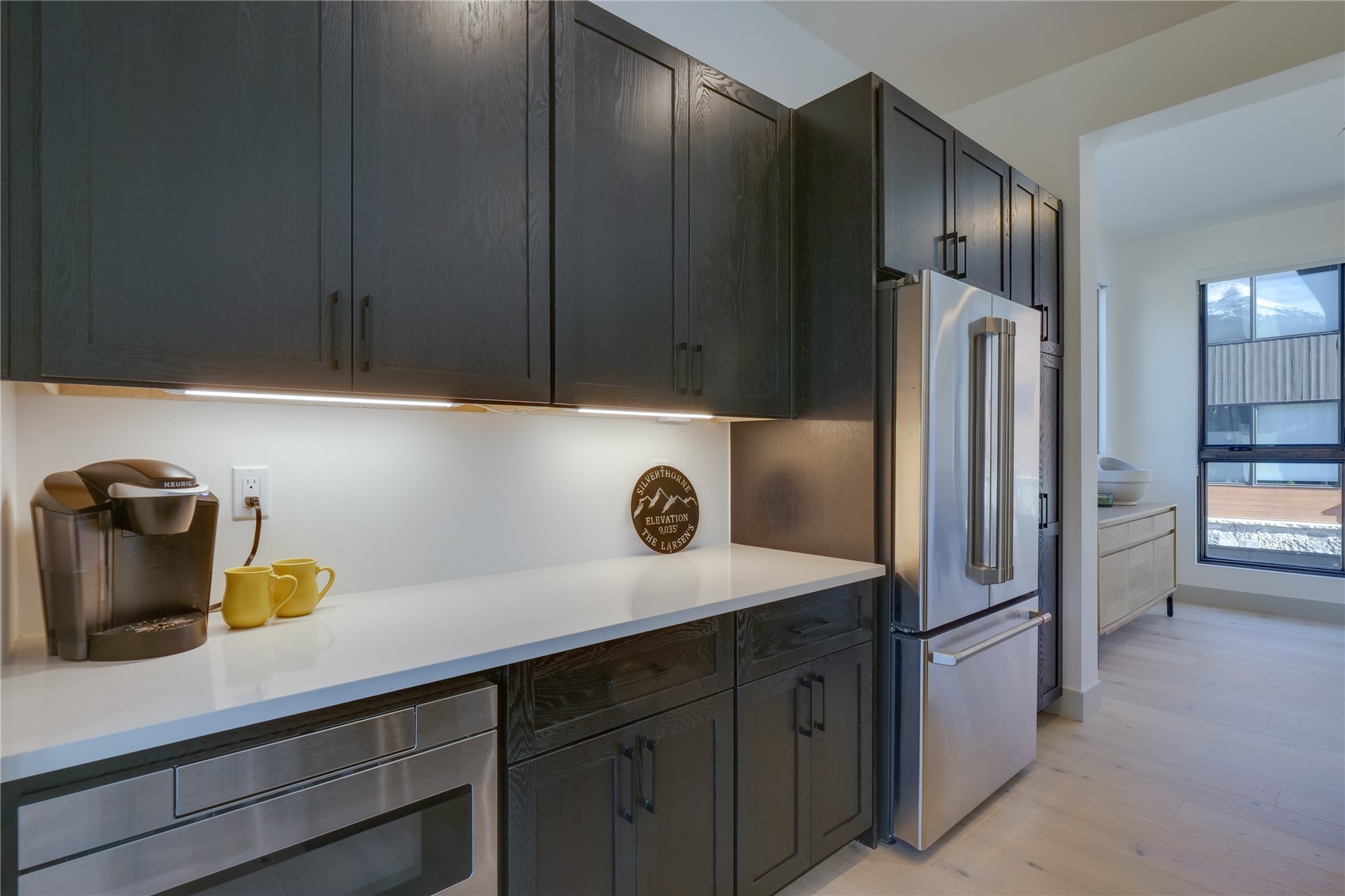 111 Geneva DRIVE W G1