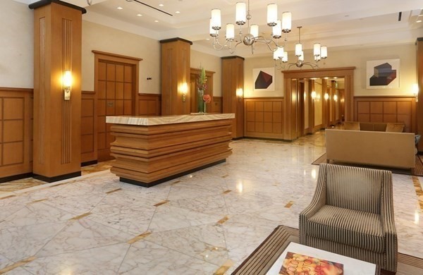 400 Stuart Street Unit: 21C