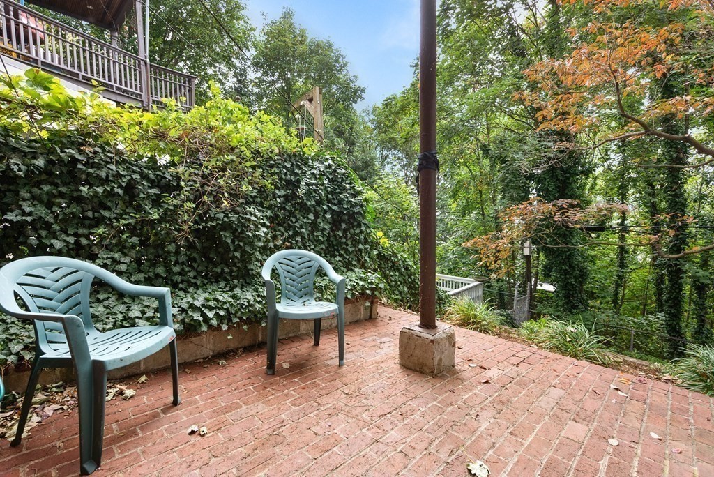 58 Thomas Park