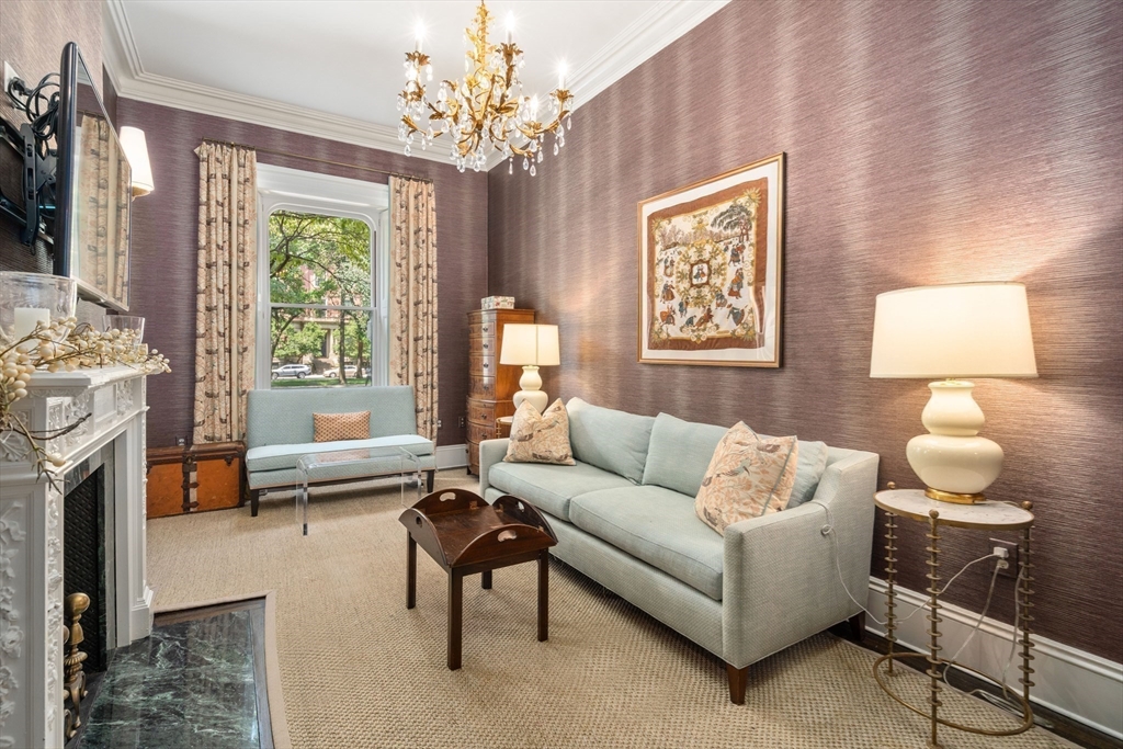 32 Commonwealth Ave # 1