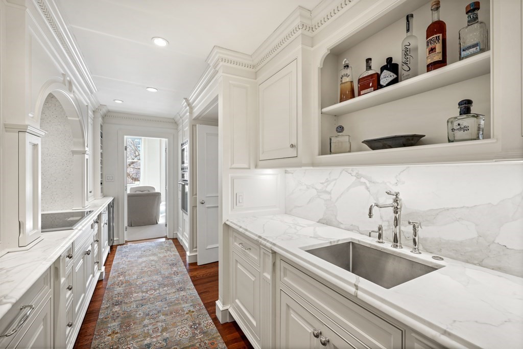 183 Commonwealth Avenue # 4