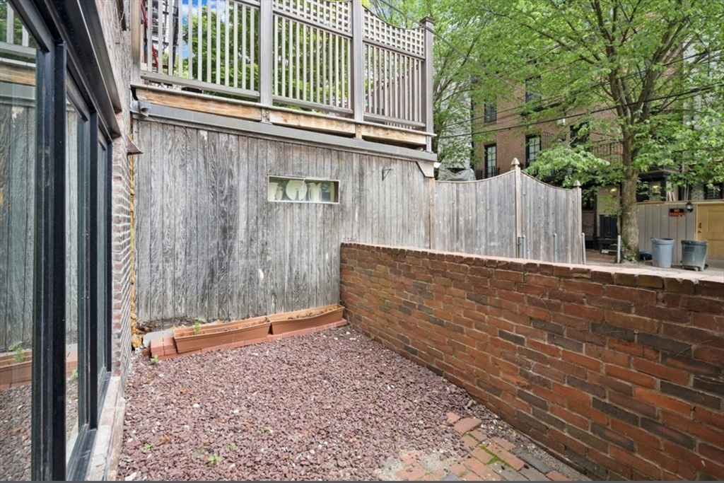 16 Dartmouth Place # 1